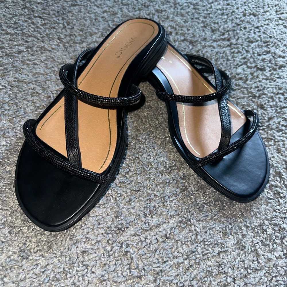Vionic prism sandals in black
